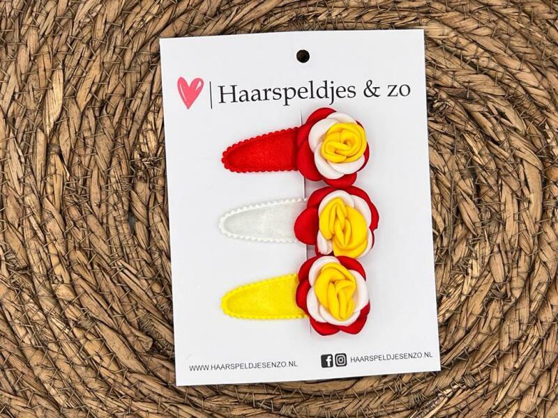 Oeteldonkse roos op klikklakspeld - carnaval — 3 cm speldjes