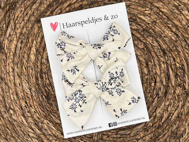 Haarstrik Flo setje 17 - set van twee strikken - stof/kant - alligatorclip - bloemetjes - beige