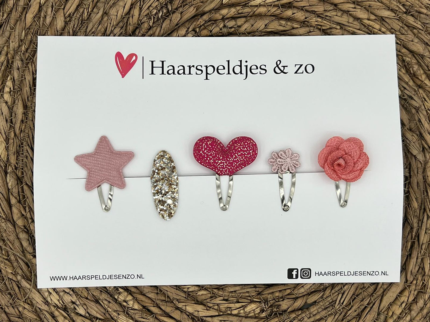 Try-out mix 24 - application - mix of different pins - pink - glitter - Christmas - holidays - 3 cm pins