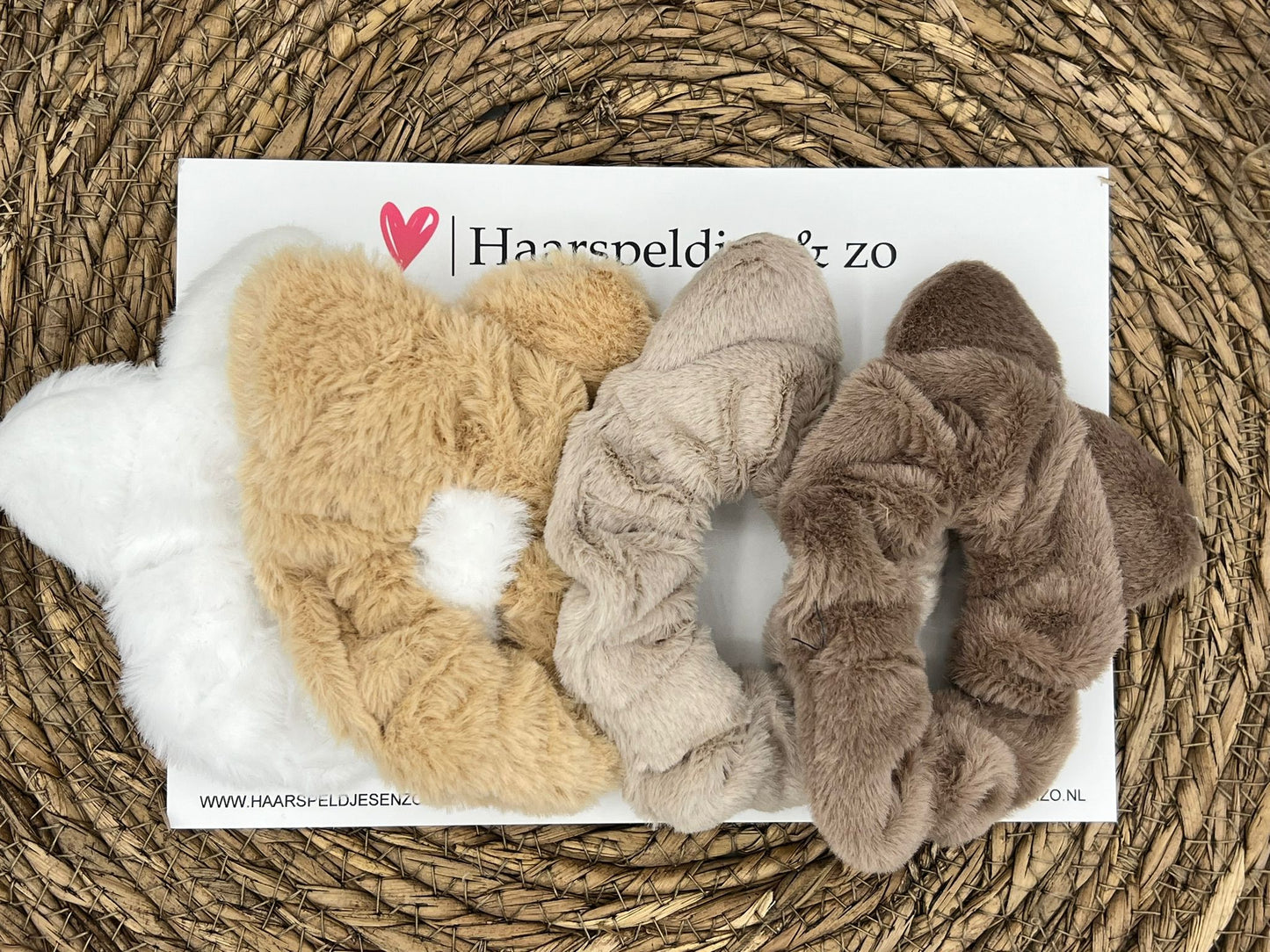 Scrunchies - elastiek - zachte stof - winter - set van vier - met kattenoortjes - wit/bruintinten