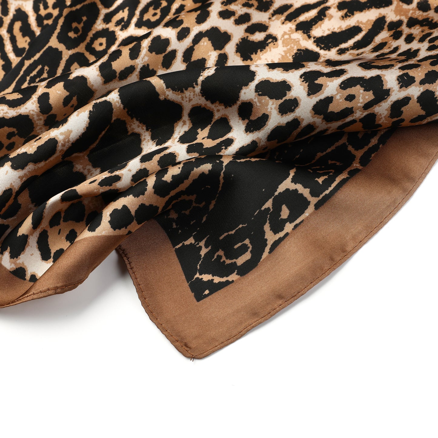 Foulard femme - mini foulard - mode féminine - carré - aspect satin - imprimé panthère - marron