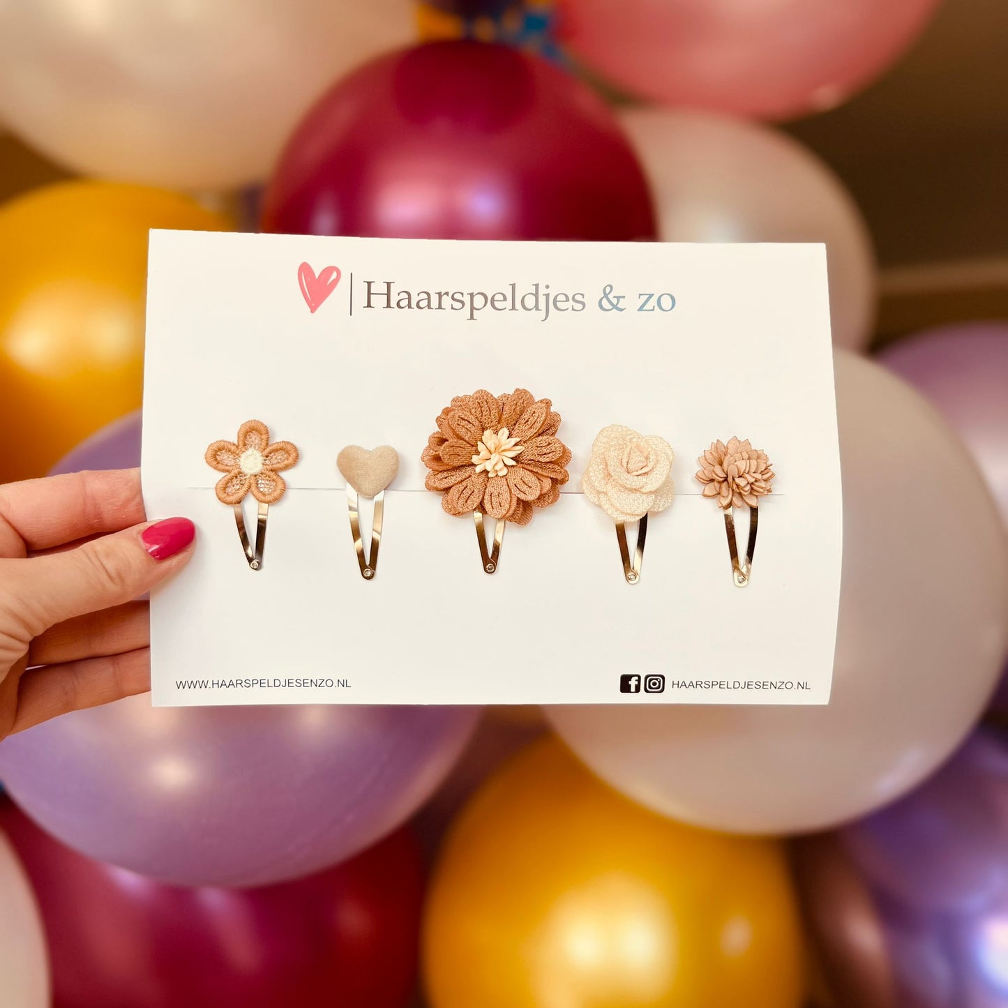 Try-out mix - mix van verschillende speldjes - bloemetjes - 4 cm speldjes - beige/bruin