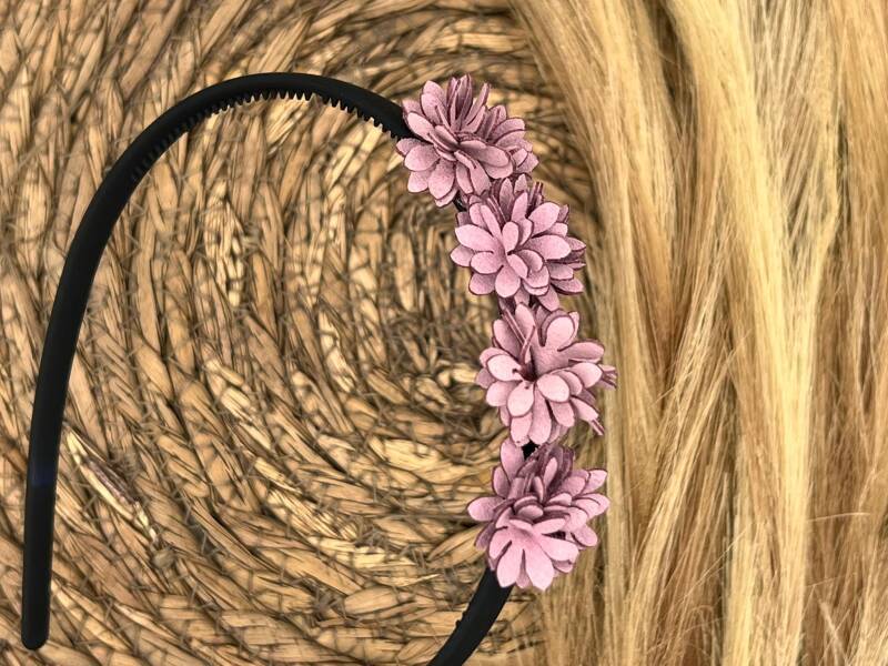 Diadeem flower - leren bloemetjes - zwart kleur diadeem - paars