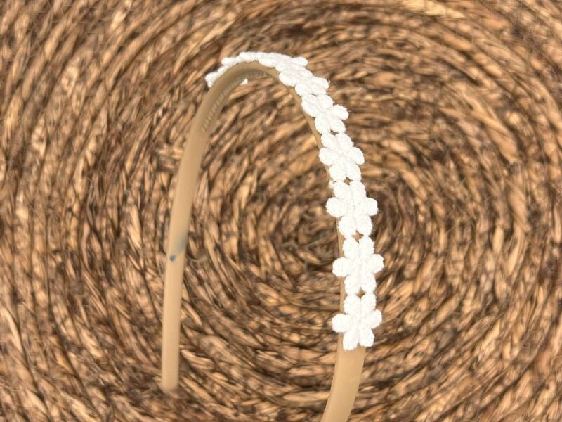 Diadeem flower - kleine bloemetjes - khaki kleur diadeem – witte bloemen