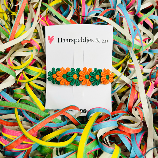 Groen/oranje madeliefjes op French Barrette - carnaval - haaraccessoires