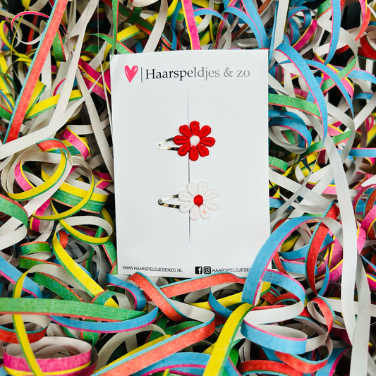 Broches à clip marguerites rouges et blanches - carnaval - Ut Malse Arckeldurp — 3 cm