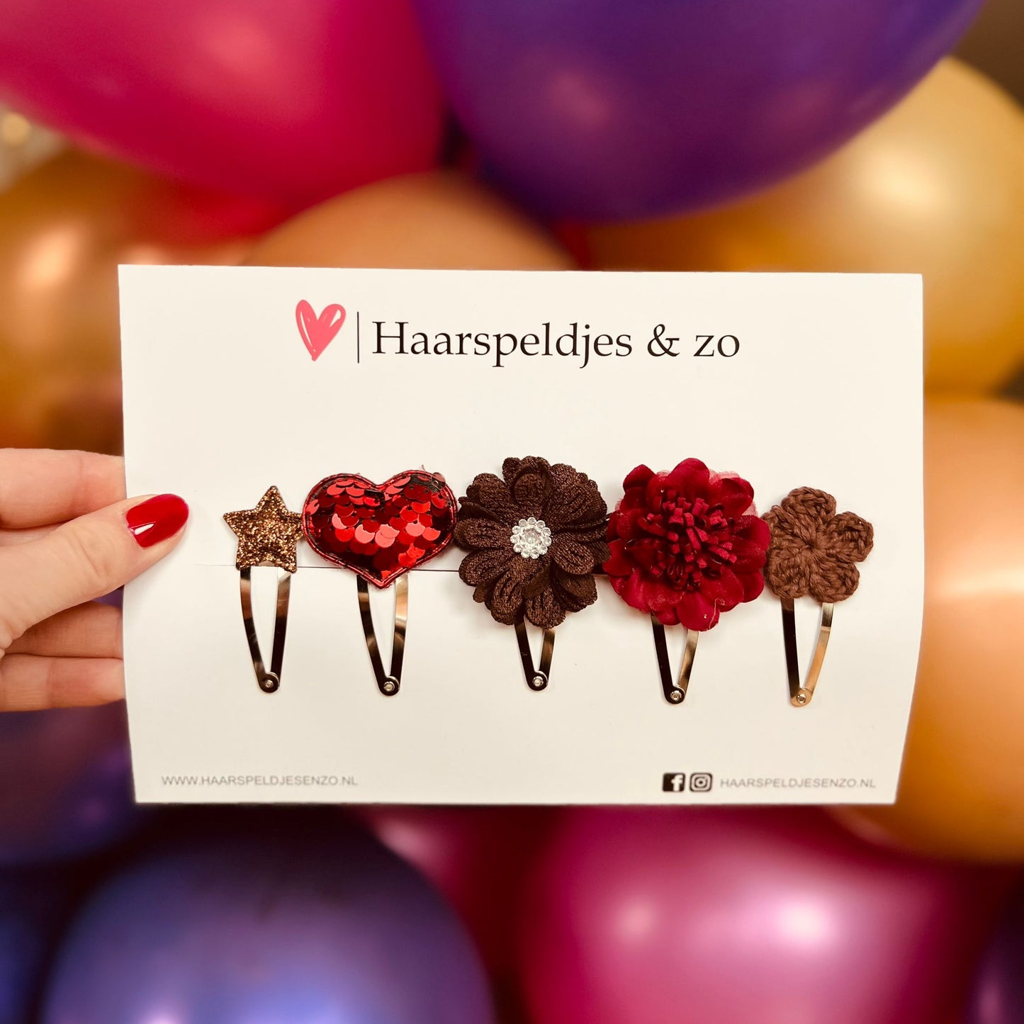 Try-out mix - application - mix of different brooches - flowers - 5 cm brooches - Christmas - holidays - glitter - shiny - red/brown
